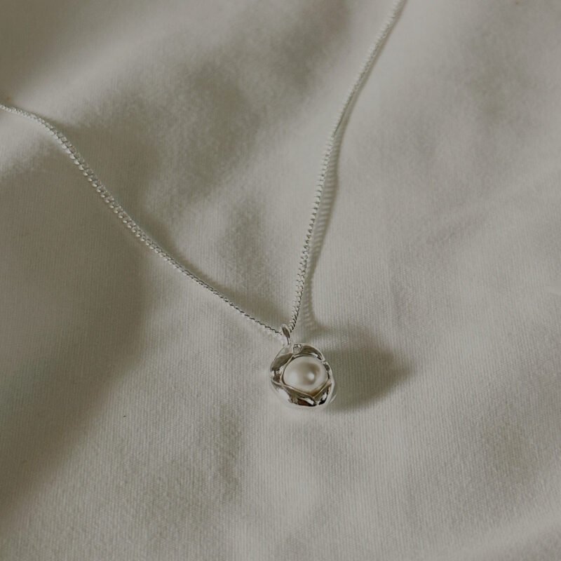 Kate Pearl Necklace