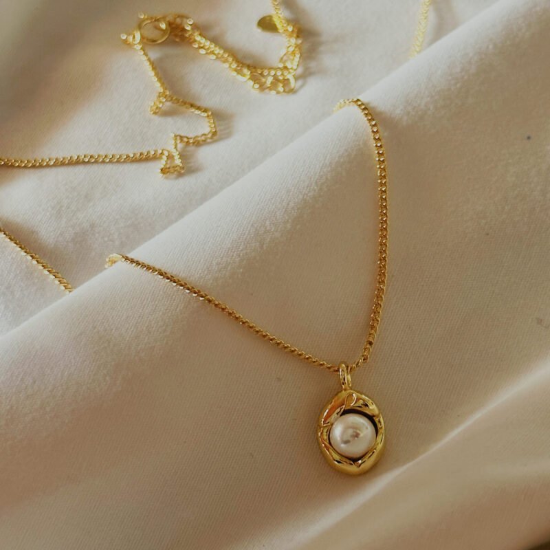 Kate Pearl Necklace