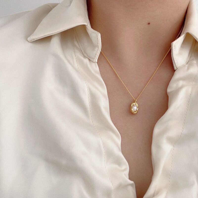 Kate Pearl Necklace